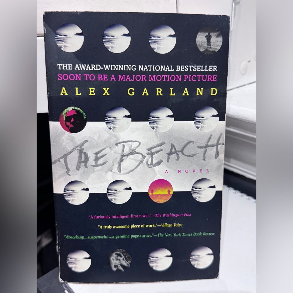 ππ΄ Best Selling Alex Garland Book Bundle β The Beach & The Tesseract π΄π - Picture 2 of 16